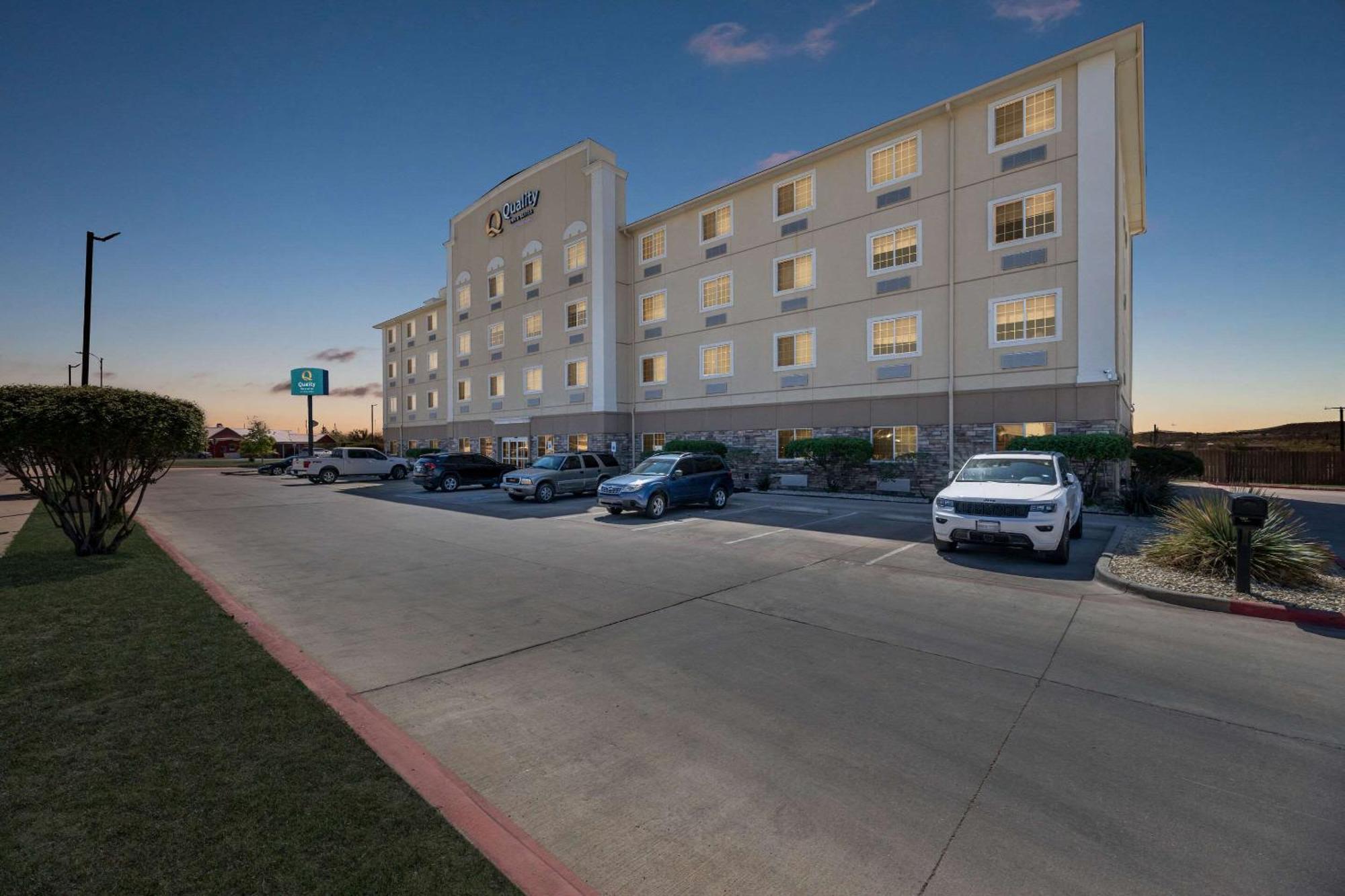 Quality Inn & Suites Big Spring Ngoại thất bức ảnh