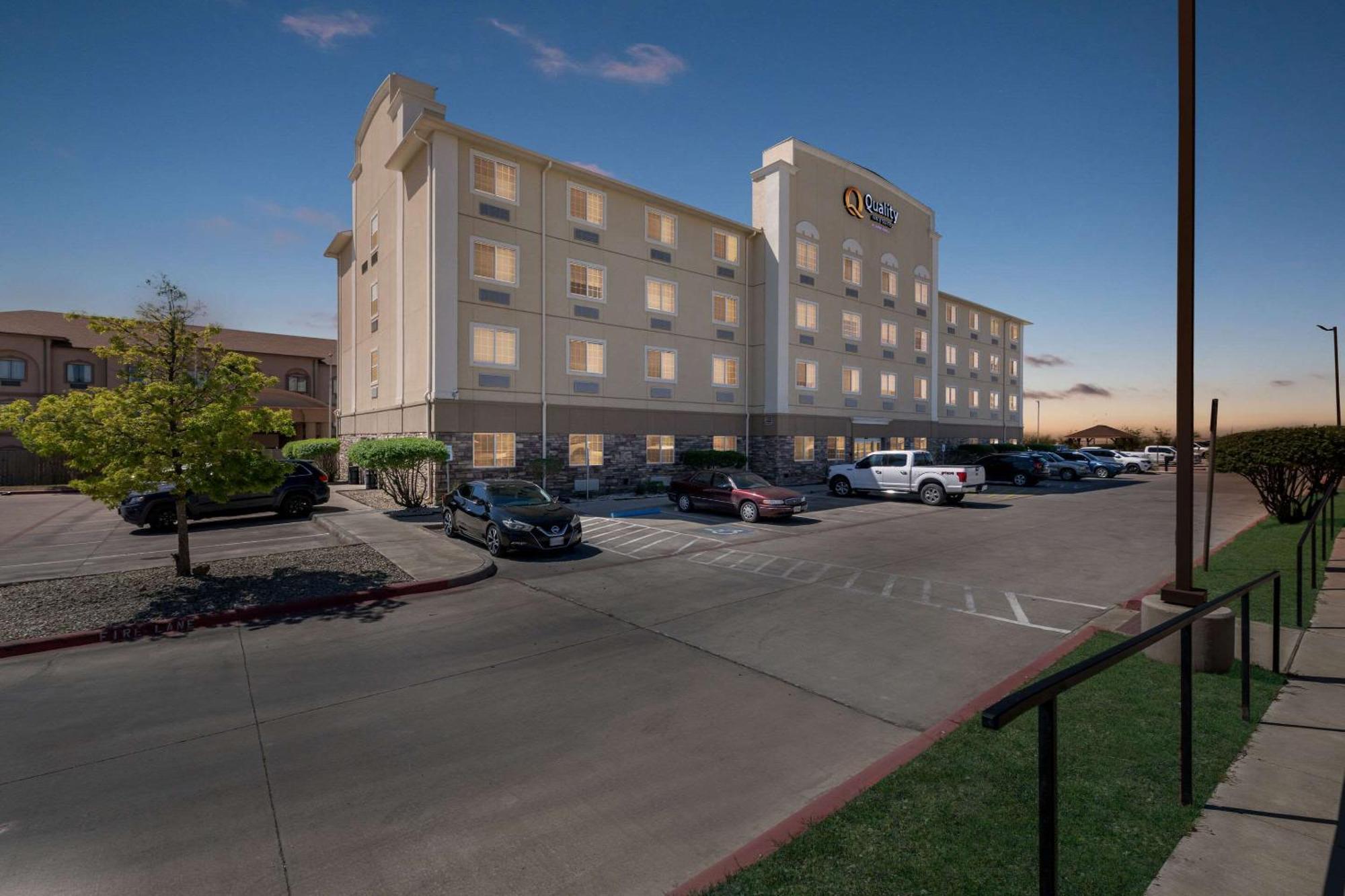 Quality Inn & Suites Big Spring Ngoại thất bức ảnh
