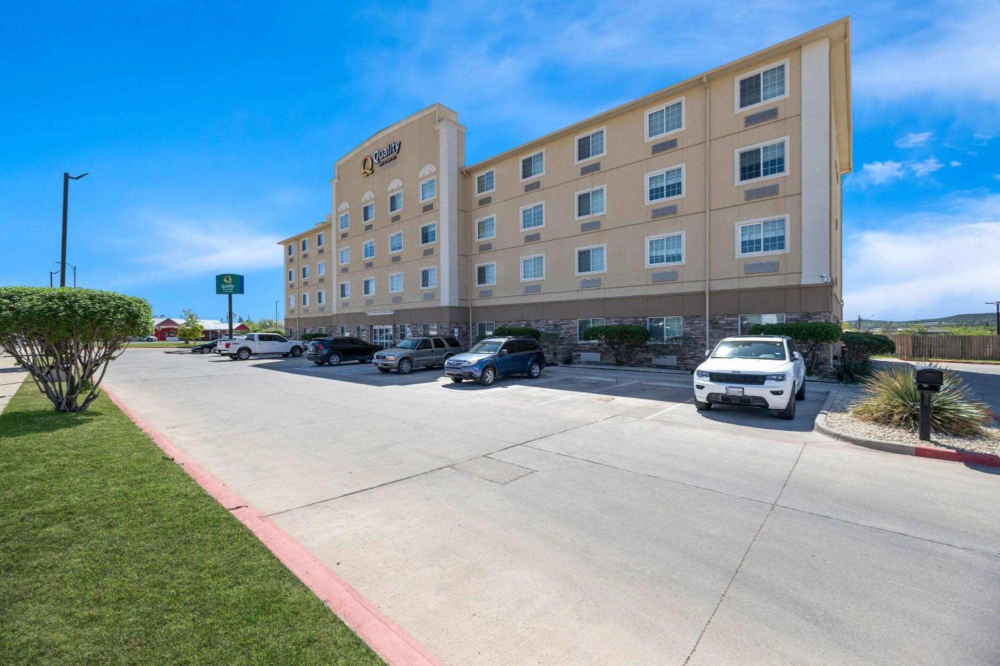 Quality Inn & Suites Big Spring Ngoại thất bức ảnh